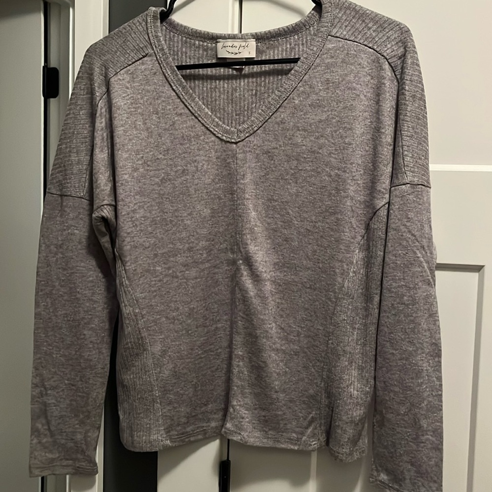 Lavender Field grey top size small.